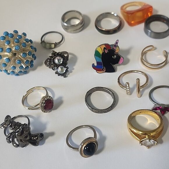 Tarnished/worn Ring Lot For Crafting/repurposing - Picture 1 of 3